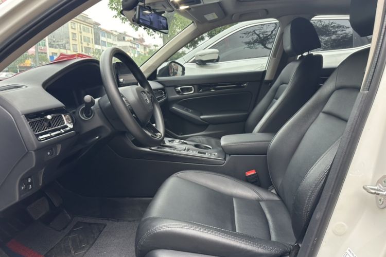 Used Honda Civic 2023 240TURBO CVT Dynamic Edition Left Front Seat