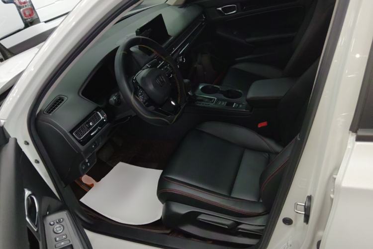 Used Honda Civic 2023 240TURBO CVT Dynamic Edition Left Front Seat