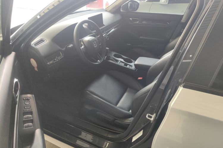 Used Honda Civic 2023 240TURBO CVT Dynamic Edition Left Front Seat