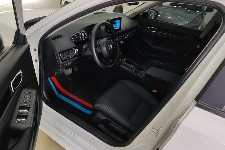 Used Honda Civic 2023 240TURBO CVT Dynamic Edition Left Front Seat