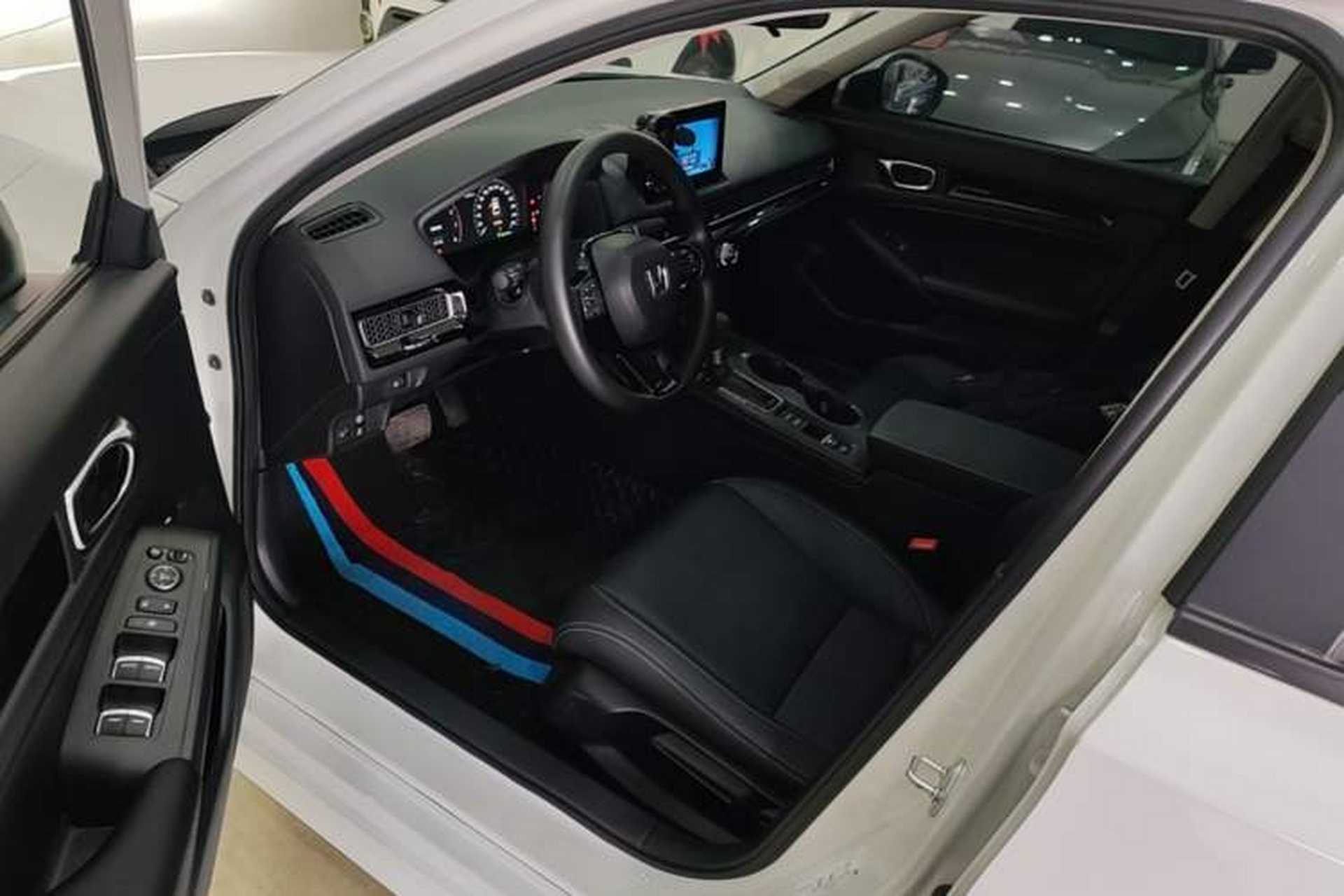 Used Honda Civic 2023 240TURBO CVT Dynamic Edition Left Front Seat