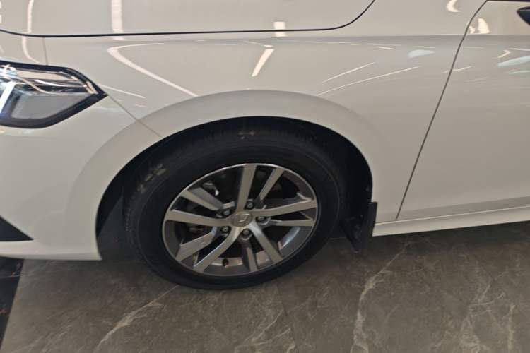 Used Honda Civic 2023 240TURBO CVT Dynamic · Center Stage Special Edition Left Front Wheel Hub