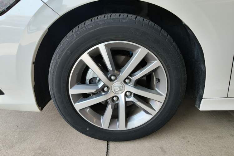 Used Honda Civic 2023 240TURBO CVT Dynamic Edition Left Front Wheel Hub