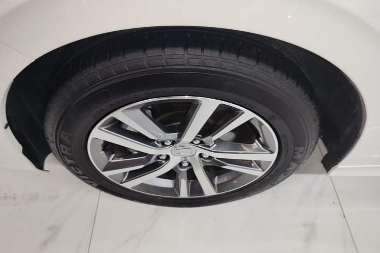 Used Honda Civic 2023 240TURBO CVT Dynamic Edition Left Front Wheel Hub
