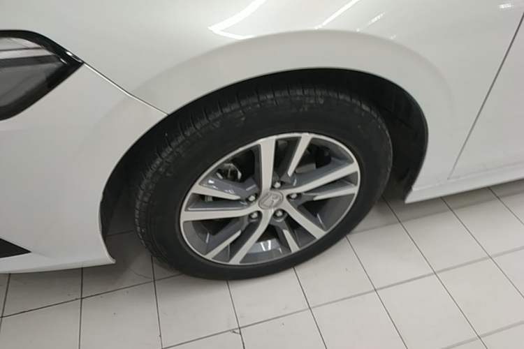 Used Honda Civic 2023 240TURBO CVT Dynamic Edition Left Front Wheel Hub