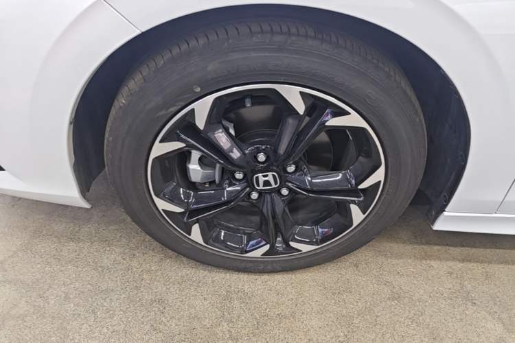 Used Honda Civic 2023 2.0L eHEV Sharp Edition Left Front Wheel Hub
