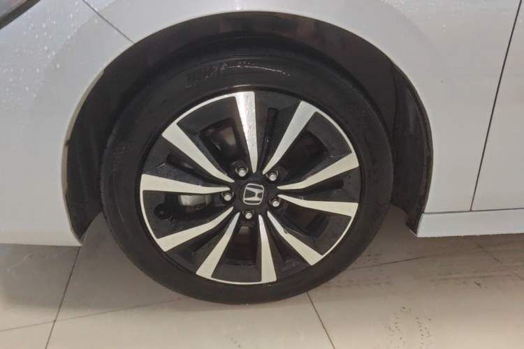 Used Honda Civic 2023 2.0L eHEV Pioneer Edition Left Front Wheel Hub