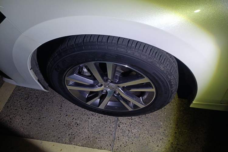 Used Honda Civic 2023 240TURBO CVT Dynamic · Center Stage Special Edition Left Front Wheel Hub