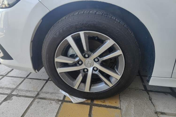 Used Honda Civic 2023 240TURBO CVT Dynamic Edition Left Front Wheel Hub