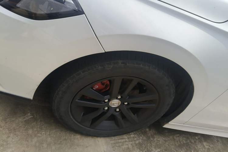 Used Honda Civic 2023 240TURBO CVT Dynamic Edition Left Front Wheel Hub