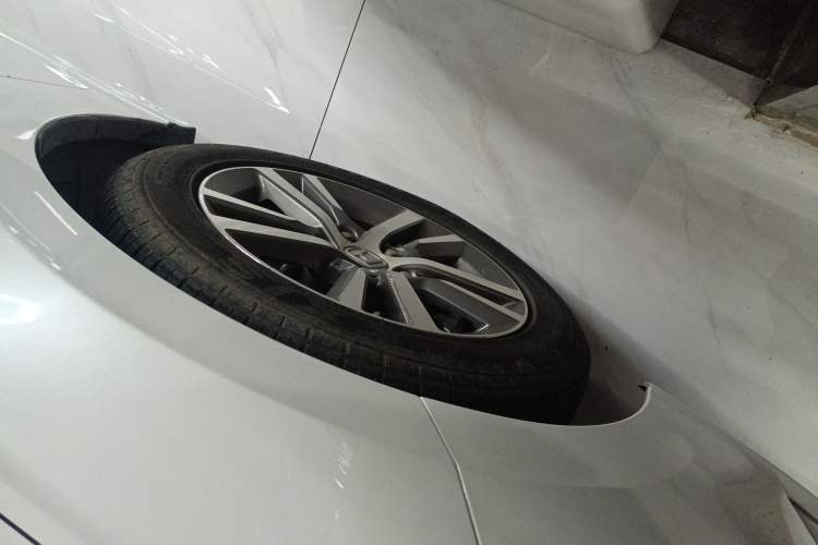 Used Honda Civic 2023 240TURBO CVT Dynamic · Center Stage Special Edition Left Front Wheel Hub