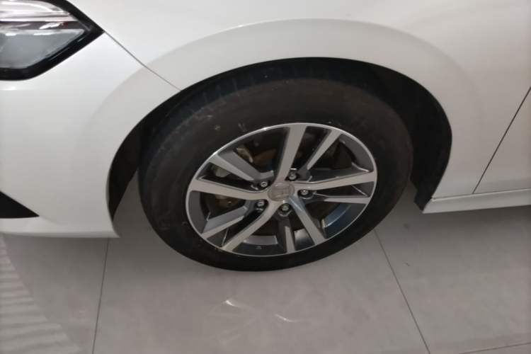 Used Honda Civic 2023 240TURBO CVT Dynamic Edition Left Front Wheel Hub