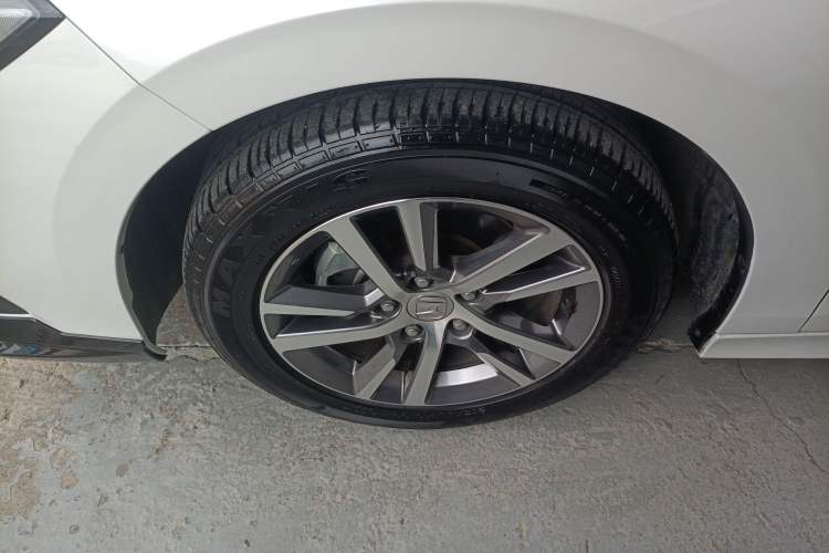 Used Honda Civic 2023 240TURBO CVT Dynamic · Center Stage Special Edition Left Front Wheel Hub