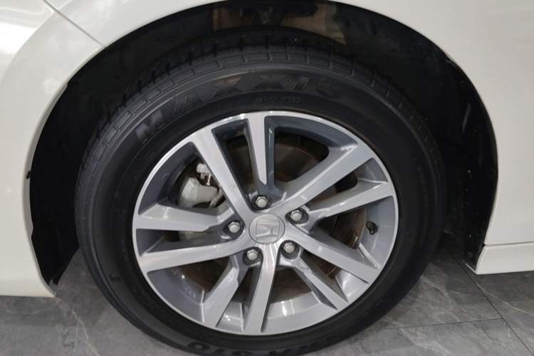 Used Honda Civic 2023 240TURBO CVT Dynamic Edition Left Front Wheel Hub