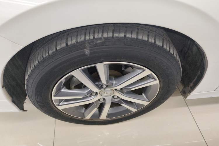 Used Honda Civic 2023 240TURBO CVT Dynamic · Center Stage Special Edition Left Front Wheel Hub