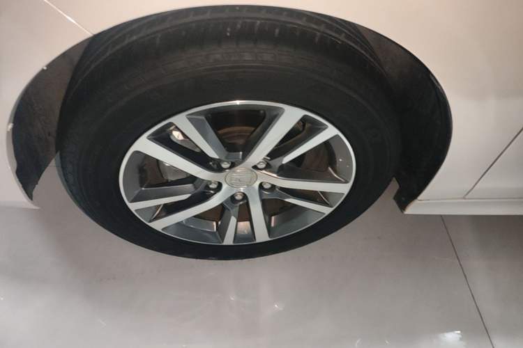 Used Honda Civic 2023 240TURBO CVT Dynamic Edition Left Front Wheel Hub