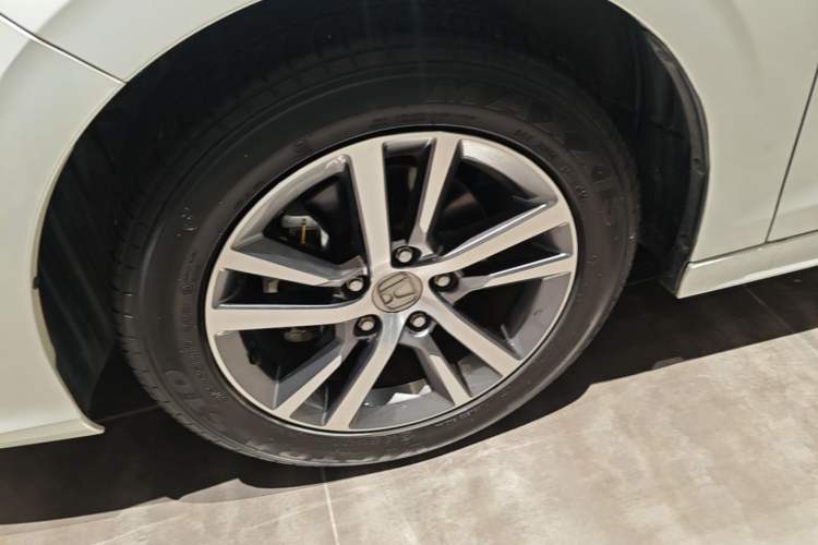 Used Honda Civic 2023 240TURBO CVT Dynamic Edition Left Front Wheel Hub