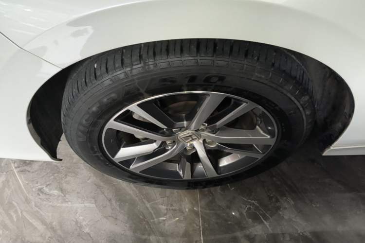 Used Honda Civic 2023 240TURBO CVT Dynamic · Center Stage Special Edition Left Front Wheel Hub