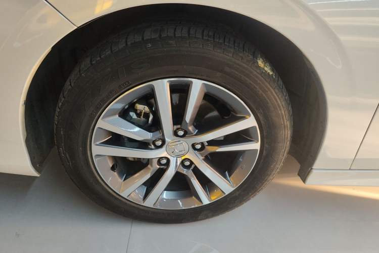 Used Honda Civic 2023 240TURBO CVT Dynamic Edition Left Front Wheel Hub