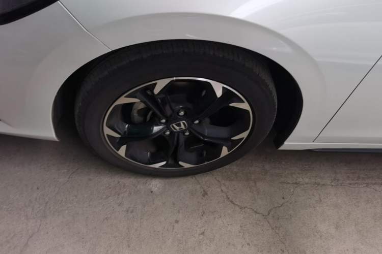 Used Honda Civic 2023 HATCHBACK 240TURBO CVT Extreme Edition Left Front Wheel Hub
