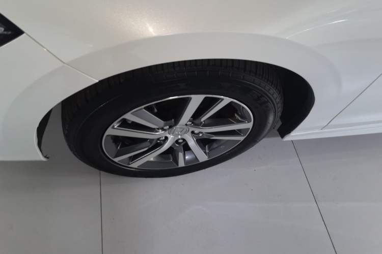 Used Honda Civic 2023 240TURBO CVT Dynamic Edition Left Front Wheel Hub