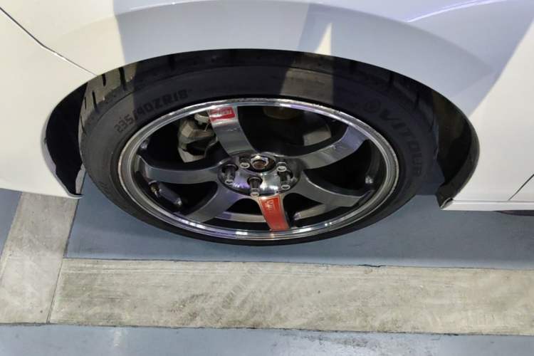 Used Honda Civic 2023 HATCHBACK 240TURBO Manual Extreme Edition Left Front Wheel Hub