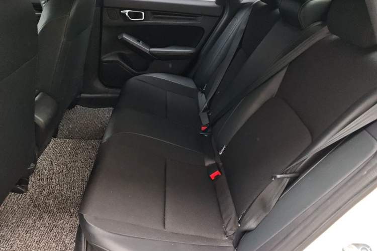 Used Honda Civic 2023 240TURBO CVT Dynamic · Center Stage Special Edition Left Rear Seat