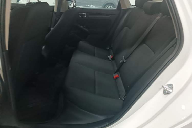 Used Honda Civic 2023 240TURBO CVT Dynamic · Center Stage Special Edition Left Rear Seat