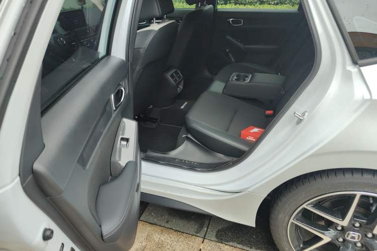 Used Honda Civic 2023 HATCHBACK 2.0L eHEV Extreme Control Edition Left Rear Seat