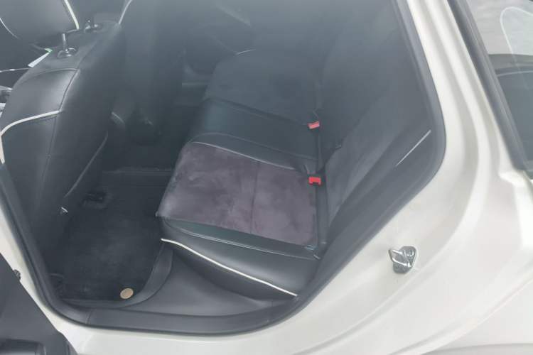Used Honda Civic 2023 240TURBO CVT Dynamic · Center Stage Special Edition Left Rear Seat