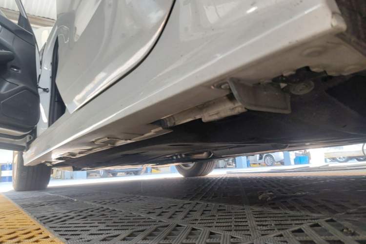 Used Honda Civic 2023 240TURBO CVT Dynamic Edition Left Side Sill