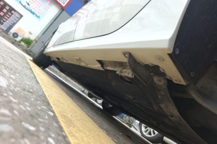 Used Honda Civic 2023 240TURBO CVT Dynamic Edition Left Side Sill