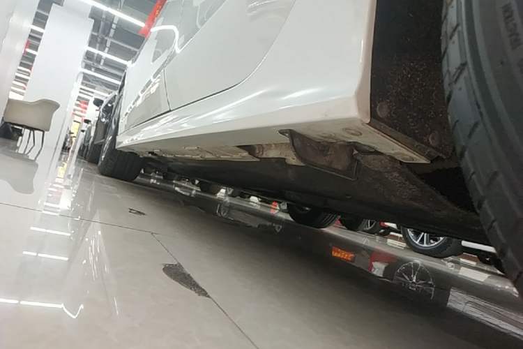 Used Honda Civic 2023 240TURBO CVT Dynamic Edition Left Side Sill