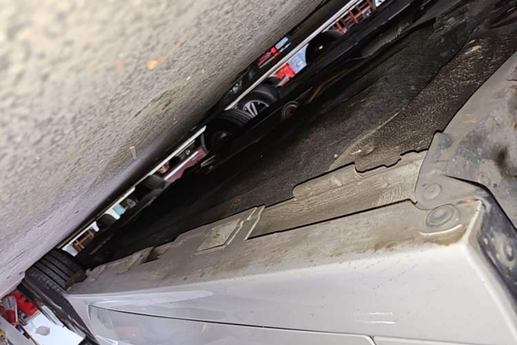 Used Honda Civic 2023 240TURBO CVT Dynamic · Center Stage Special Edition Left Side Sill