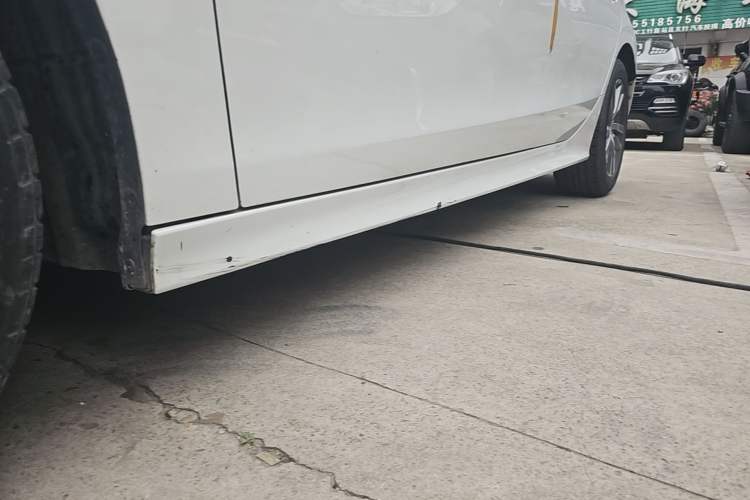 Used Honda Civic 2023 240TURBO CVT Dynamic Edition Left Side Sill
