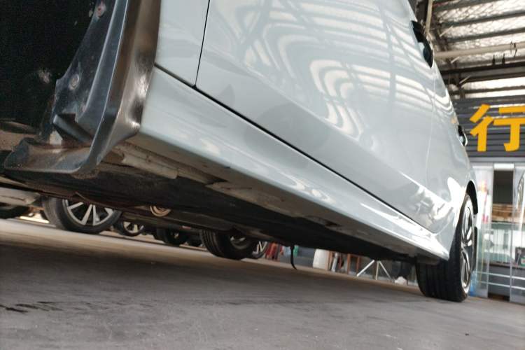 Used Honda Civic 2023 240TURBO CVT Dynamic Edition Left Side Sill