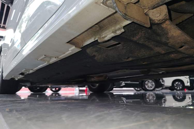 Used Honda Civic 2023 240TURBO CVT Dynamic Edition Left Side Sill