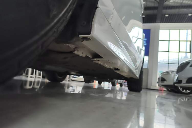 Used Honda Civic 2023 240TURBO CVT Dynamic Edition Left Side Sill