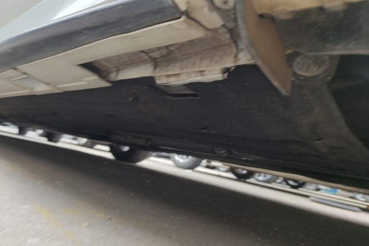Used Honda Civic 2023 HATCHBACK 240TURBO CVT Extreme Edition Left Side Sill