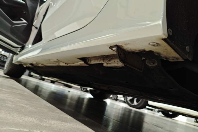 Used Honda Civic 2023 240TURBO CVT Dynamic Edition Left Side Sill