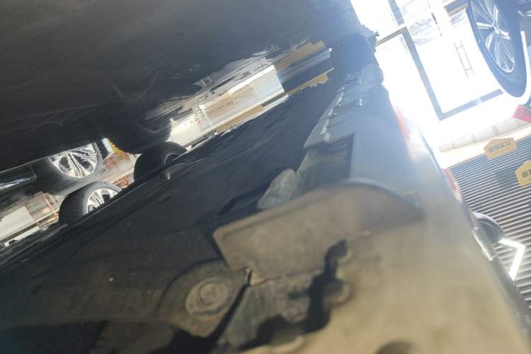 Used Honda Civic 2023 240TURBO CVT Dynamic Edition Left Side Sill