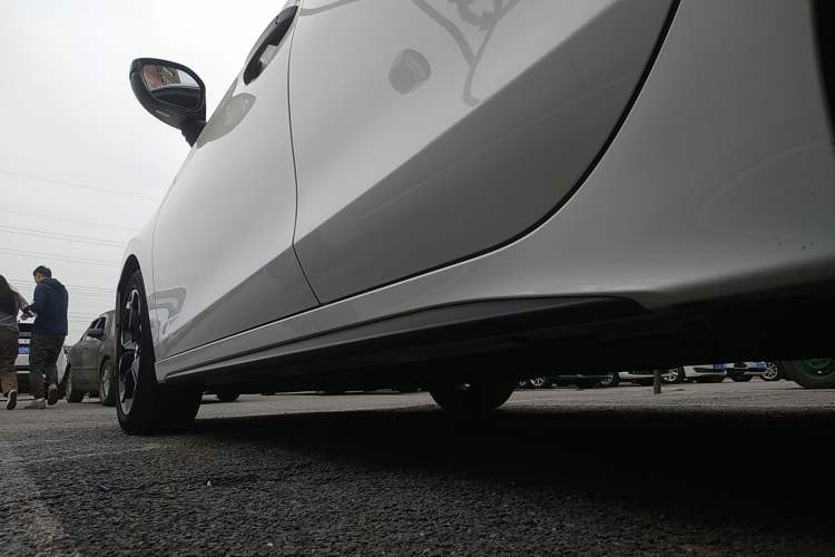 Used Honda Civic 2023 HATCHBACK 240TURBO CVT Extreme Edition Left Side Sill