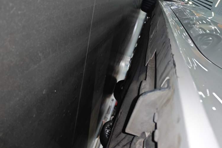 Used Honda Civic 2023 240TURBO CVT Dynamic · Center Stage Special Edition Left Side Sill