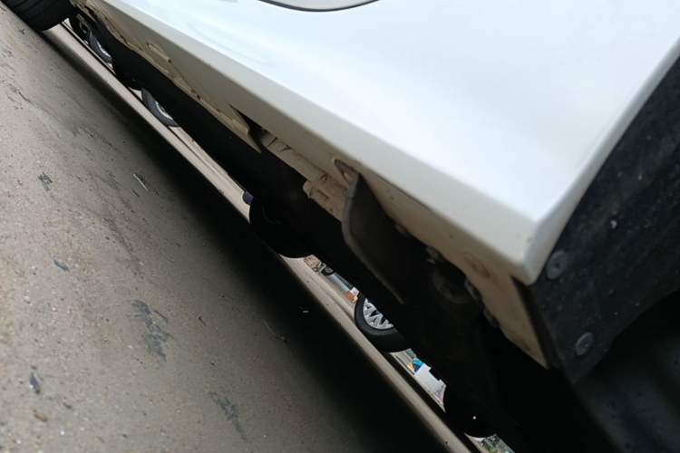 Used Honda Civic 2023 240TURBO CVT Dynamic · Center Stage Special Edition Left Side Sill