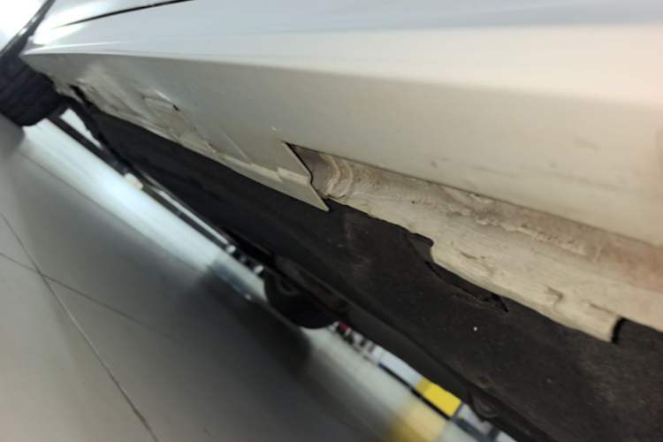 Used Honda Civic 2023 240TURBO CVT Dynamic Edition Left Side Sill