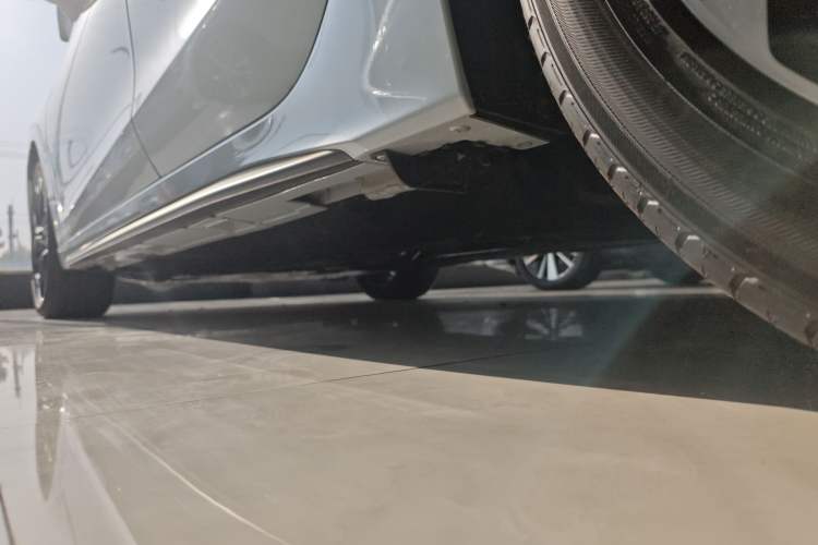 Used Honda Civic 2023 HATCHBACK 2.0L eHEV Extreme Edition Left Side Sill