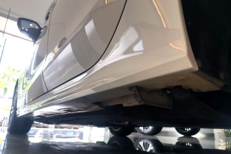 Used Honda Civic 2023 240TURBO CVT Dynamic · Center Stage Special Edition Left Side Sill