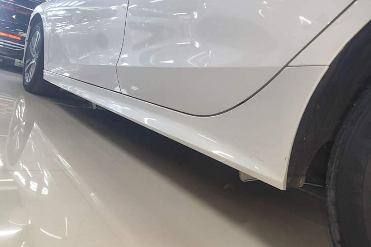 Used Honda Civic 2023 240TURBO CVT Dynamic Edition Left Side Sill