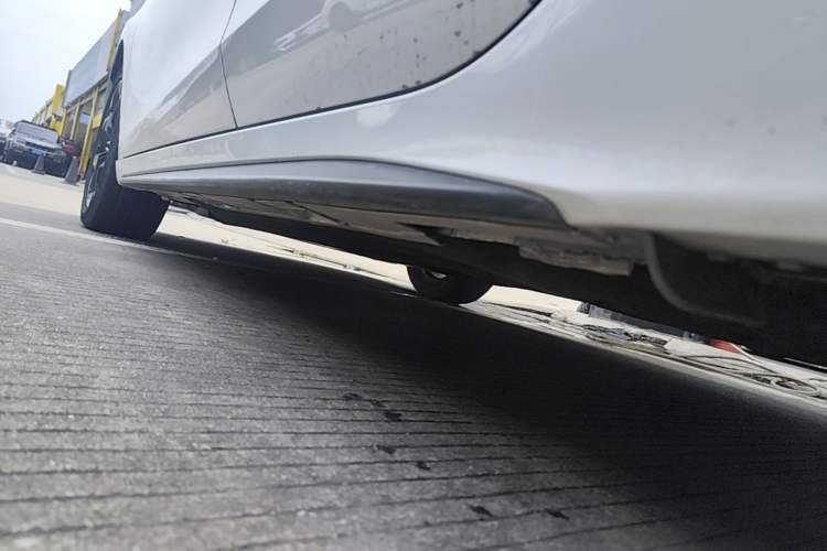 Used Honda Civic 2023 HATCHBACK 240TURBO CVT Extreme Edition Left Side Sill