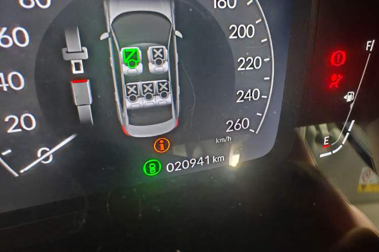 Used Honda Civic 2023 240TURBO CVT Dynamic Edition Odometer Close Up
